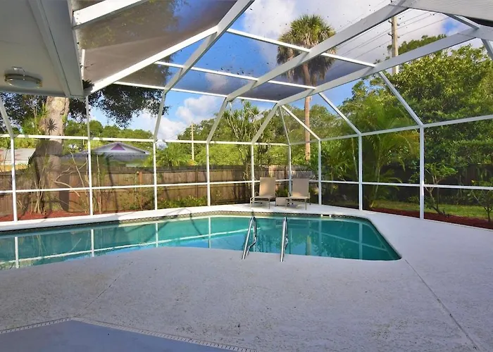Clematis House Near Arlington Park With Heated Pool