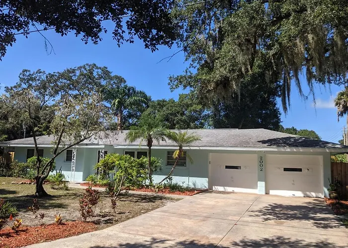 Clematis House Near Arlington Park With Heated Pool